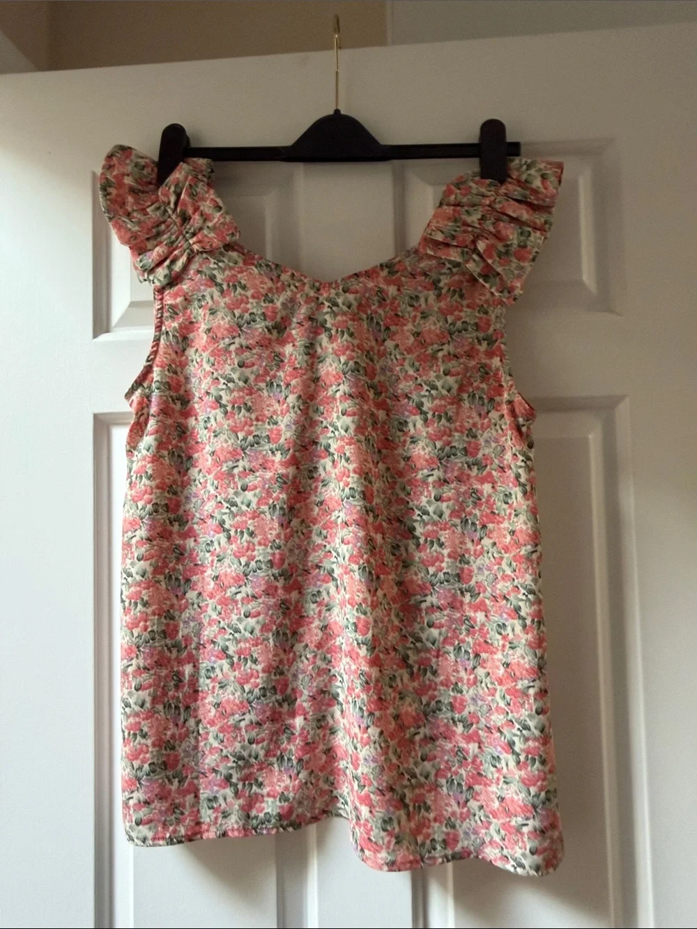 entro Pink Floral Ruffle Shoulder Camisole